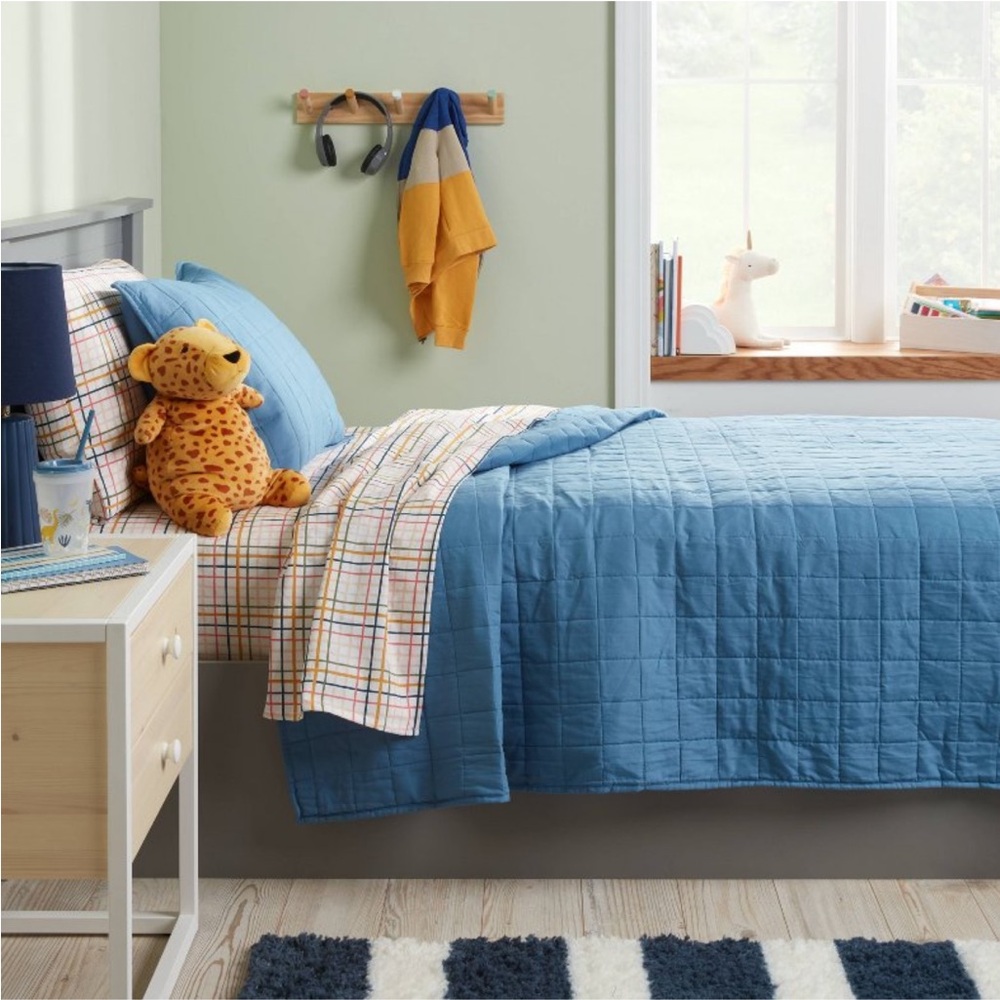 PILLOWFORT NWT box stitch microfiber quilt -blue -full/queen